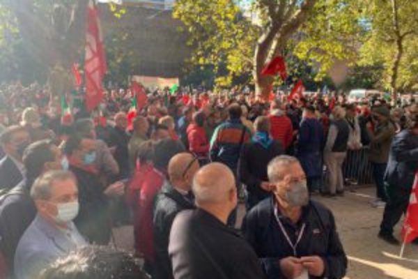 ATTACCO ALLA CGIL: solidarietà delle Associazioni dei consumatori